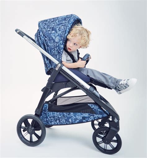 baby dior carrito de bebe|El nuevo Baby Dior de 5.400 euros y otros carritos para bebés .